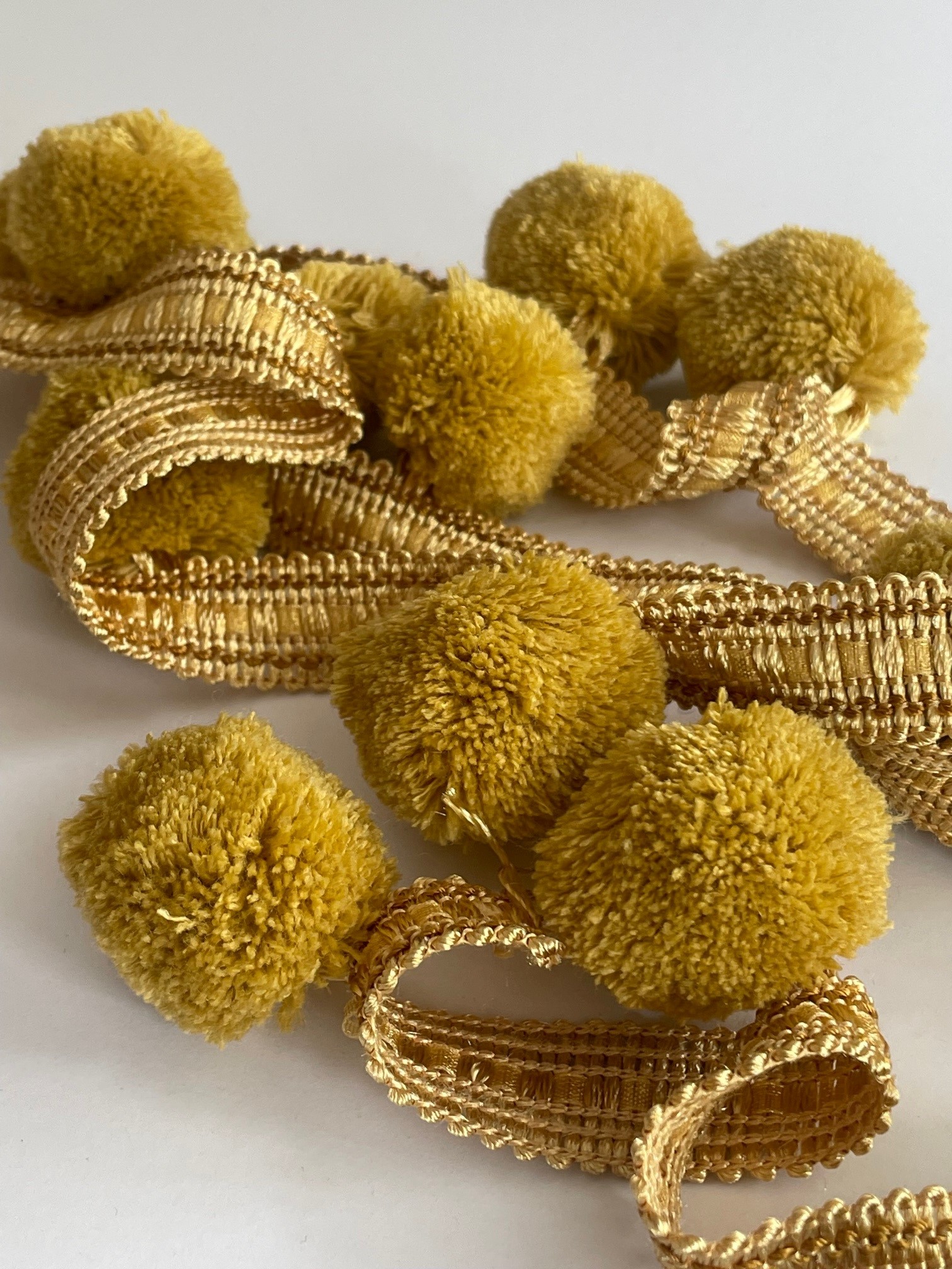 sömnadsband dekor guld